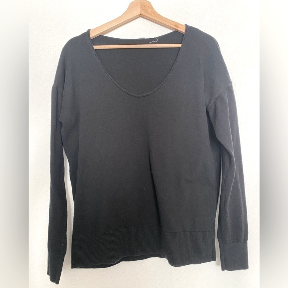 GAP PULLOVER SCOOP NECK BLACK SWEATER SIZE LARGE